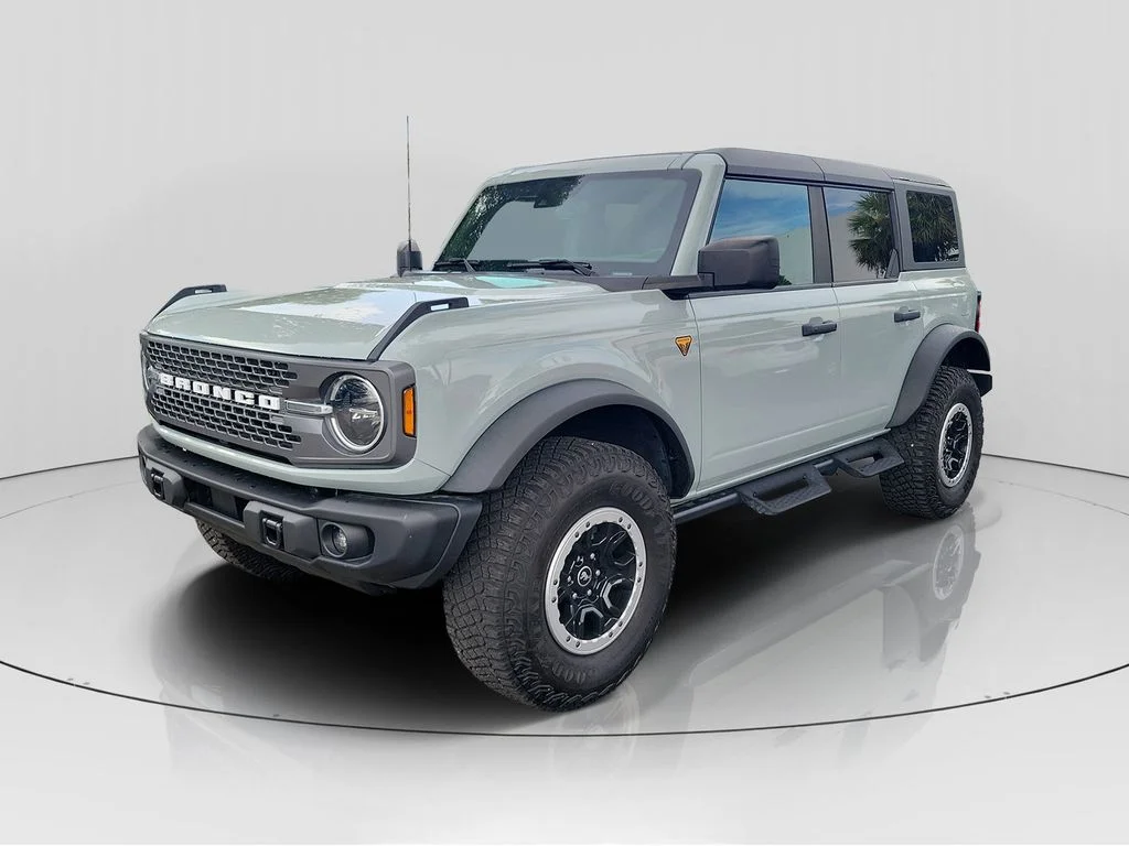 Used 2023 Gray Ford Badlands image 3
