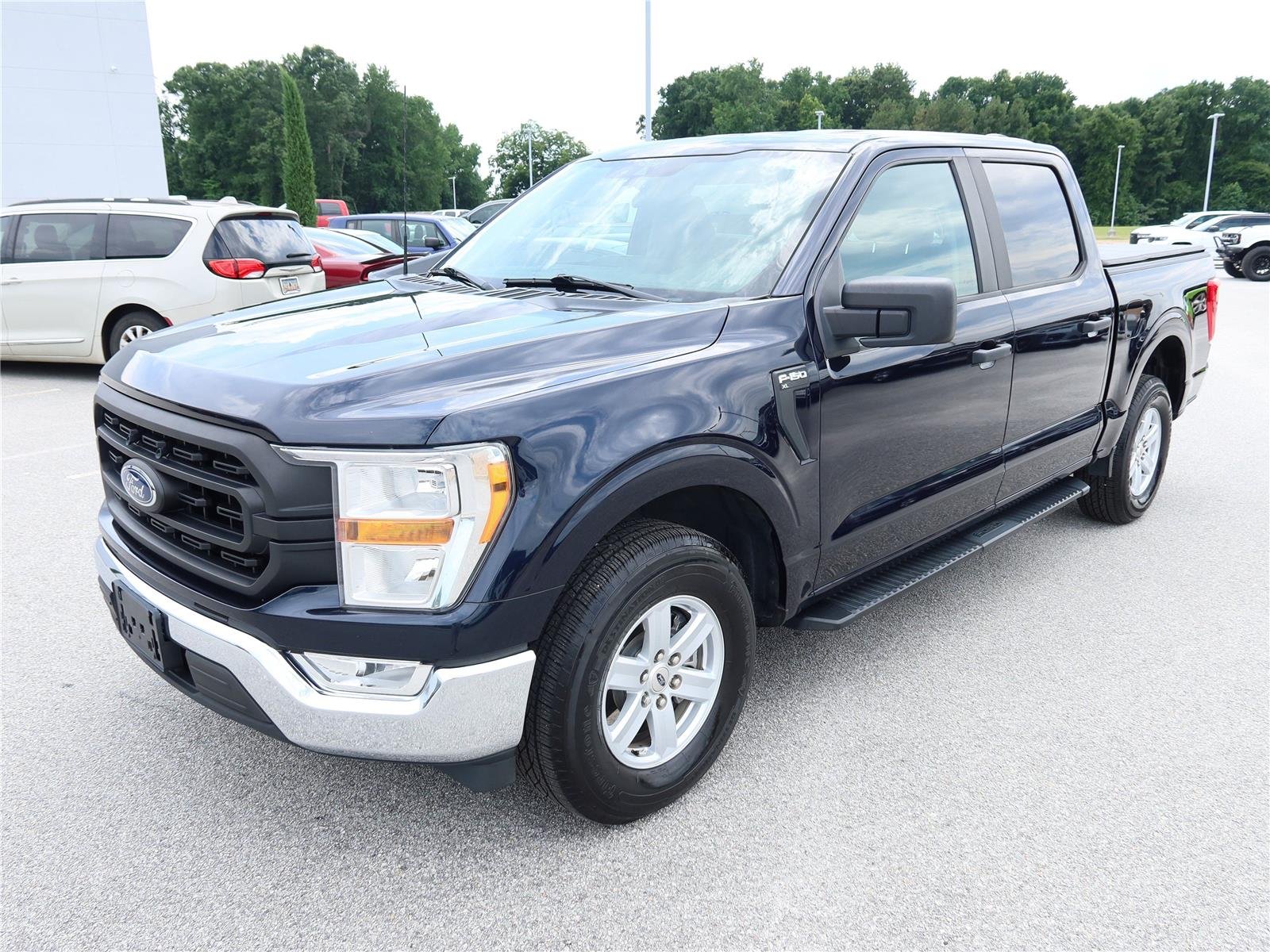 Used 2022 Antimatter Blue Metallic Ford XL image 9