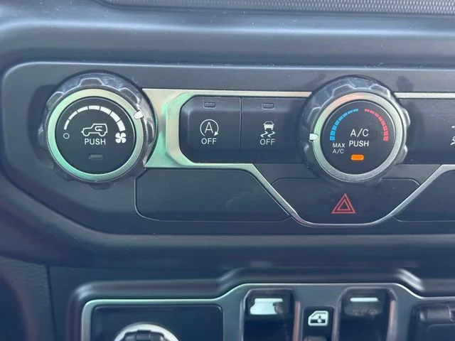 Certified Used 2020 Silver Jeep Unlimited Sport S image 32