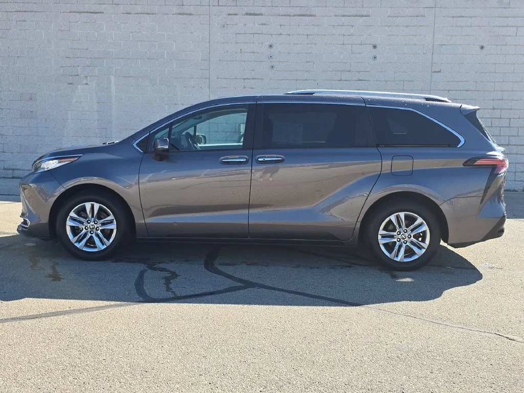 Used 2022 Gray Toyota Limited image 10