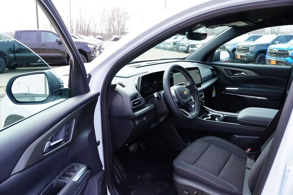 New 2026 Polar White Tricoat Chevrolet LT image 10