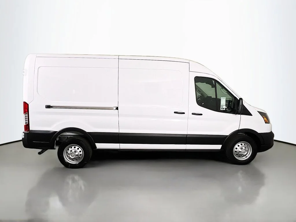 New 2026 Oxford White Ford Base image 17