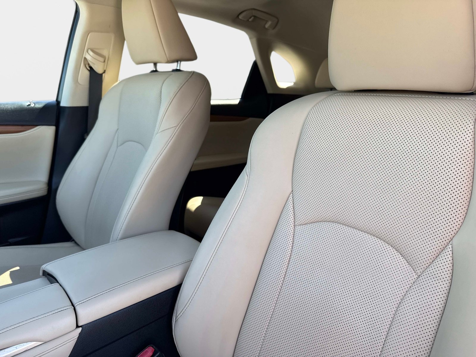 Used 2022 Eminent White Pearl Lexus RX 350 image 21
