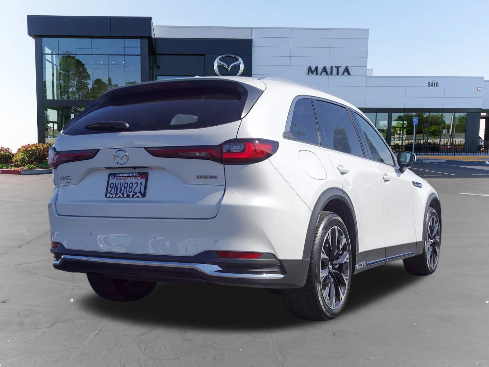 Certified Used 2024 Rhodium White Premium Mazda Premium Plus image 4