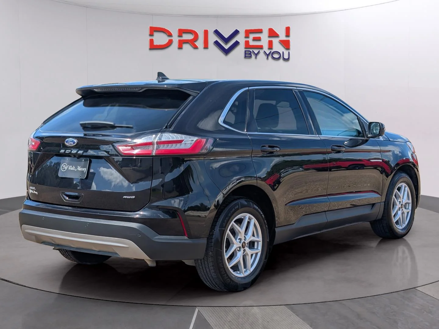 Used 2024 Agate Black Ford SEL image 5