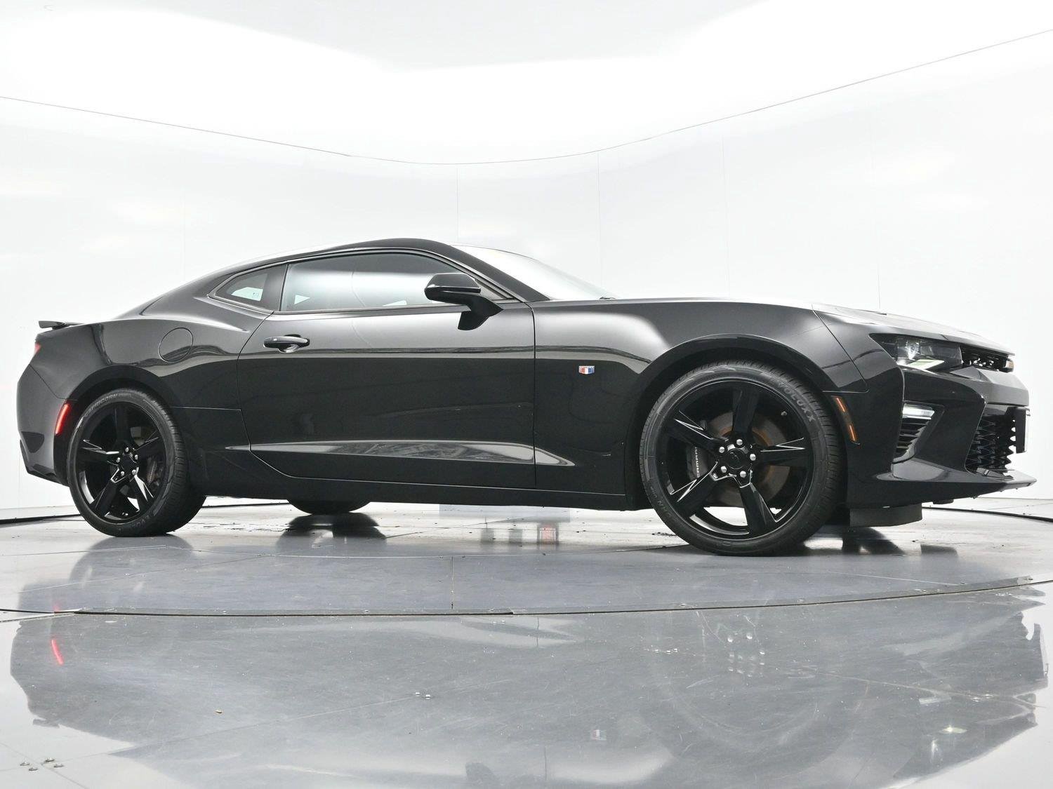 Used 2018 Black Chevrolet 2SS image 43