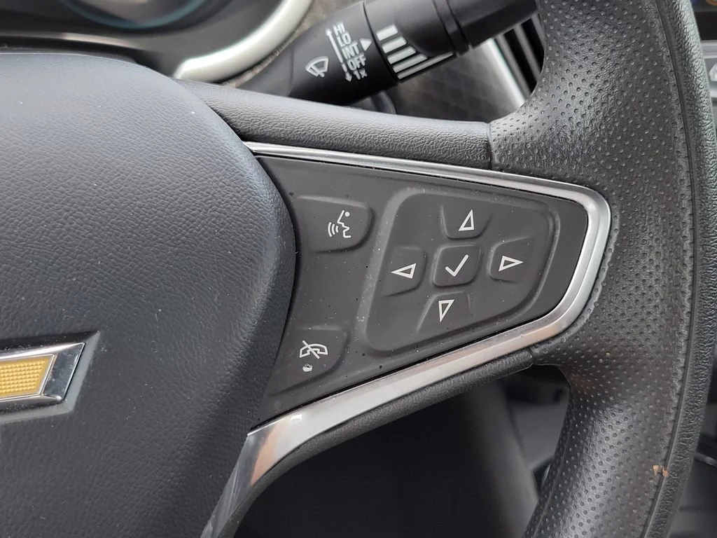 Used 2024 Summit White Chevrolet 1LT image 26