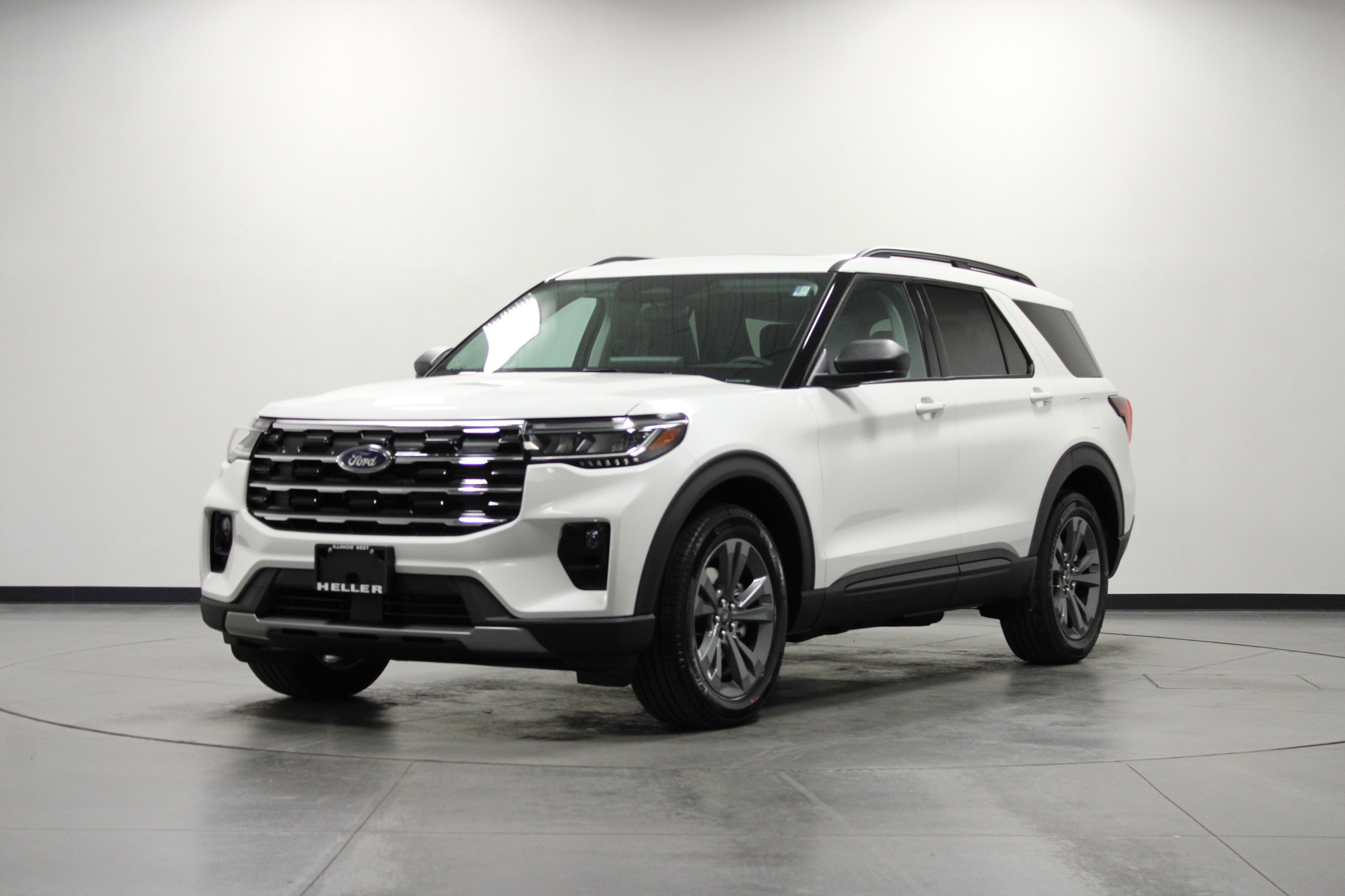 New 2026 Star White Metallic Tri-Coat Ford Active image 8