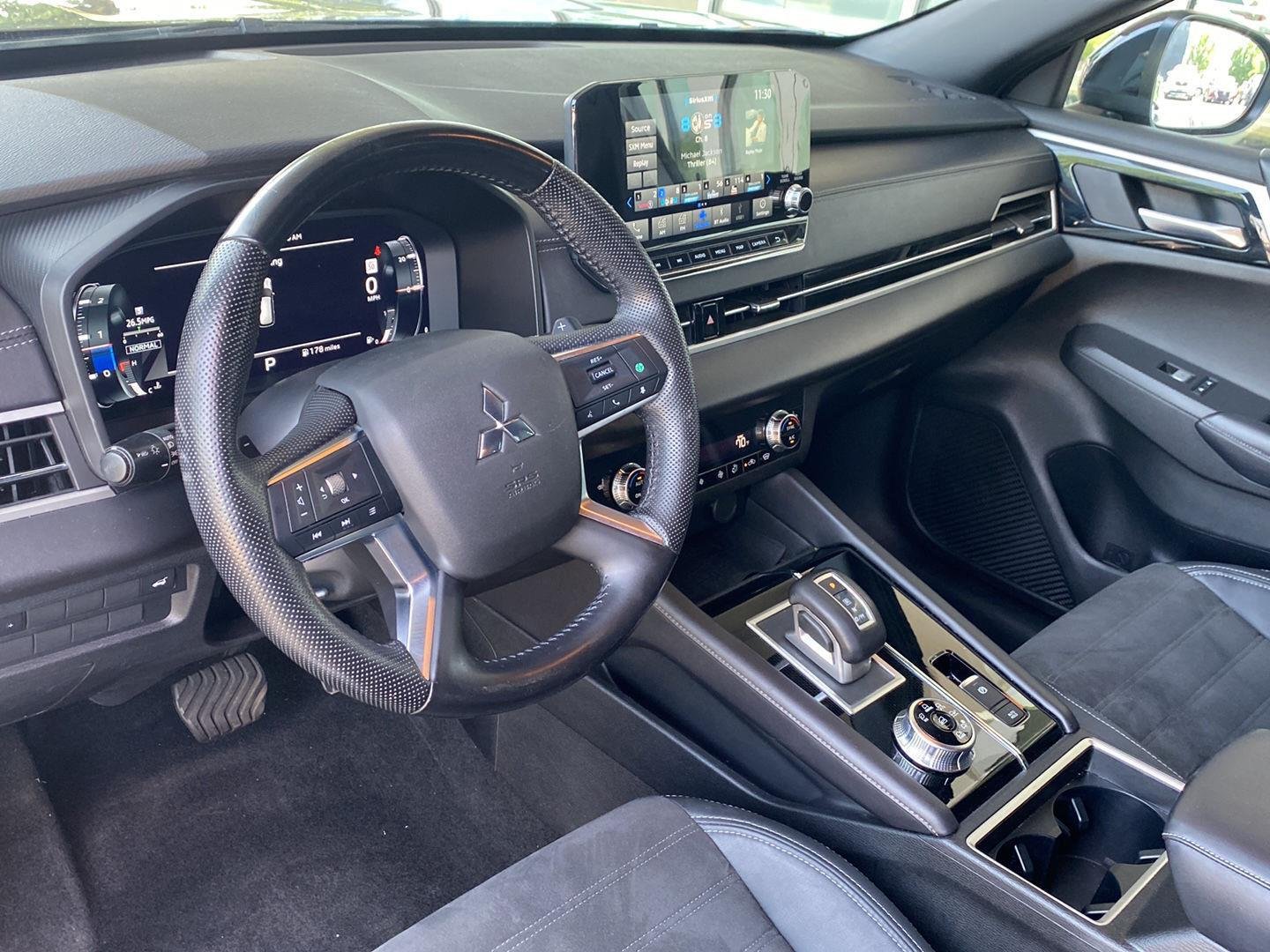 Used 2023 Mercury Gray Metallic Mitsubishi SE Black Edition image 18