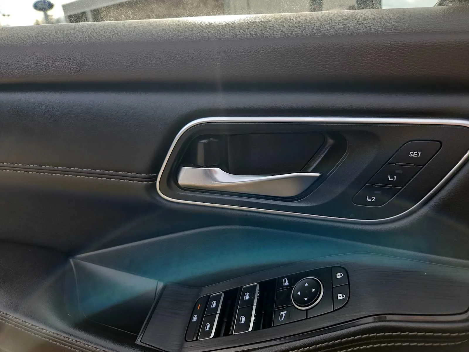 2023 Nissan Rogue Platinum - Photo 12