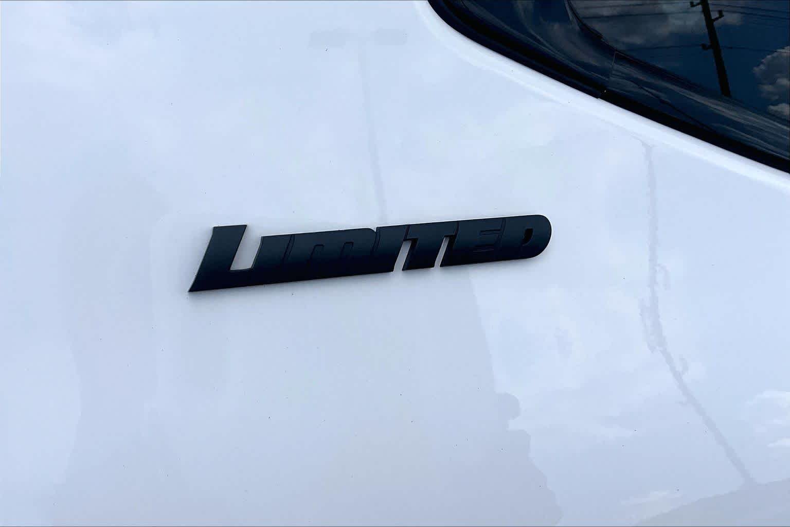 Used 2026 Ice Cap Toyota Limited image 10