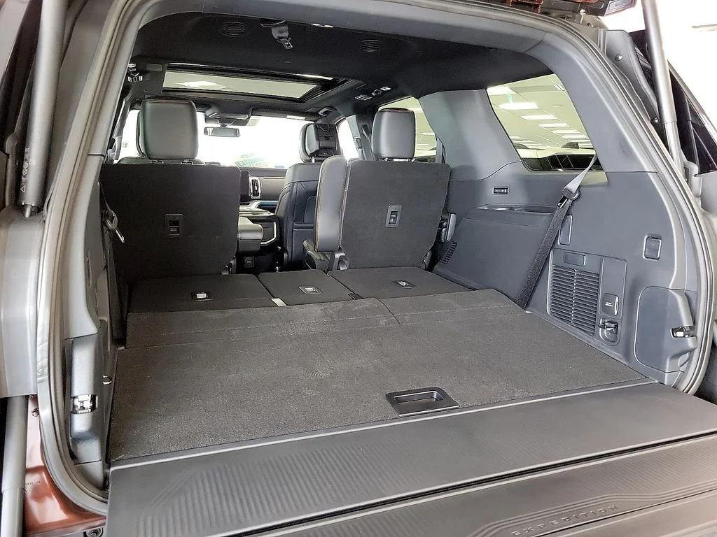 New 2027 Bronze Fire Metallic Tinted Clearcoat Ford Tremor® image 7