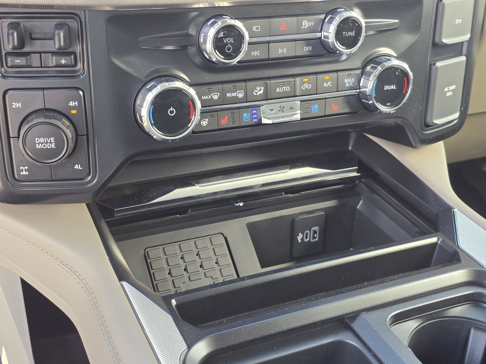 New 2026 Agate Black Metallic FORD F-350® Platinum® image 27