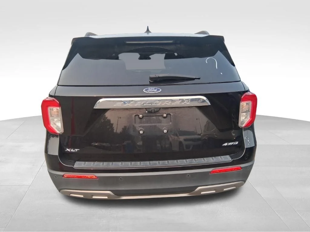 Used 2022 Black Ford XLT image 3