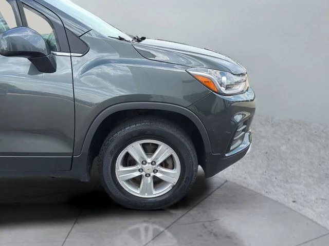Used 2018 Gray Chevrolet LT image 33