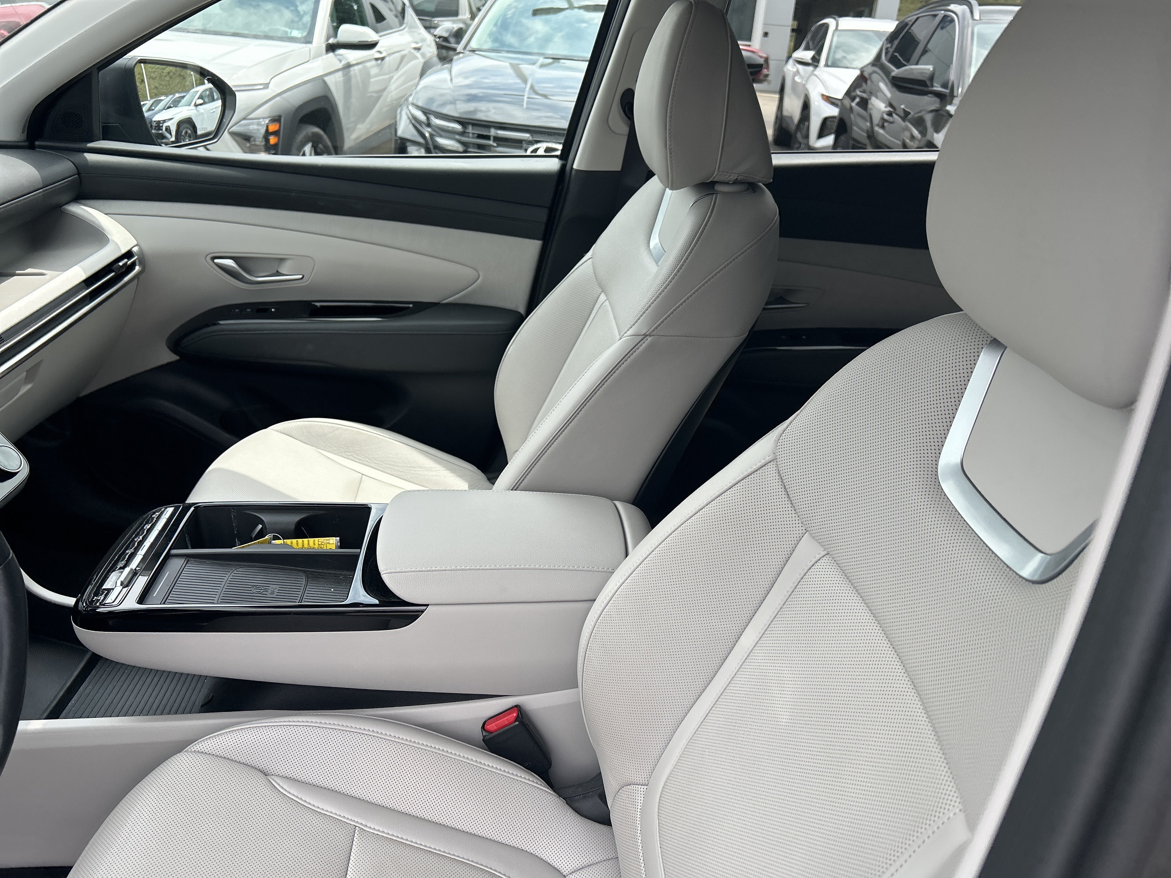 2025 Hyundai Tucson Limited - Photo 12