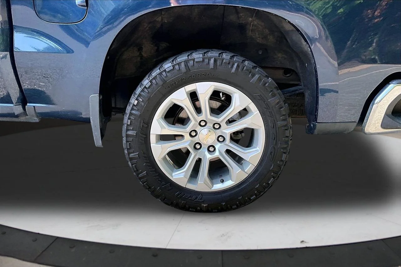 Used 2023 Blue Chevrolet LTZ image 34