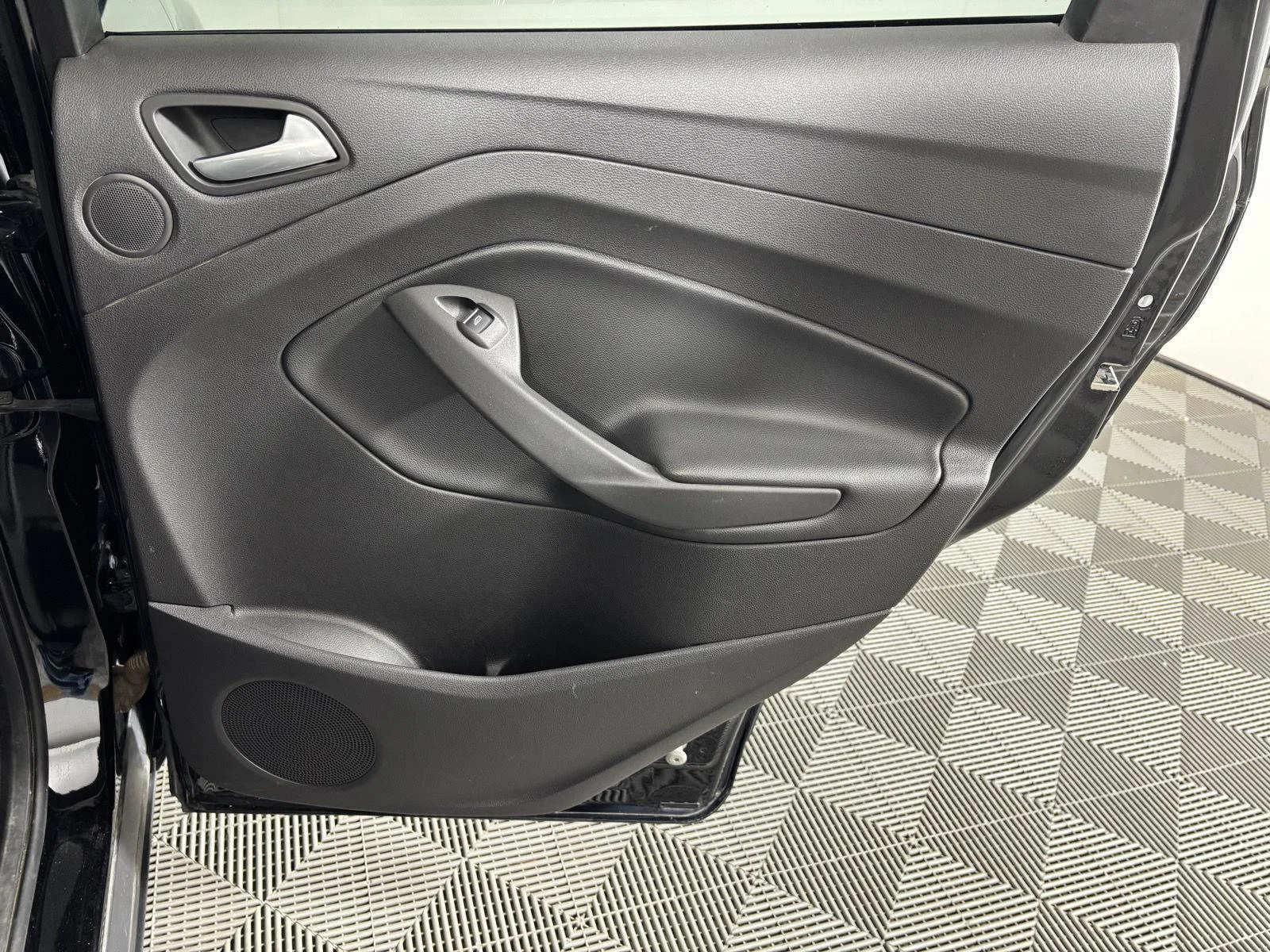 Used 2016 Shadow Black Ford SE image 20