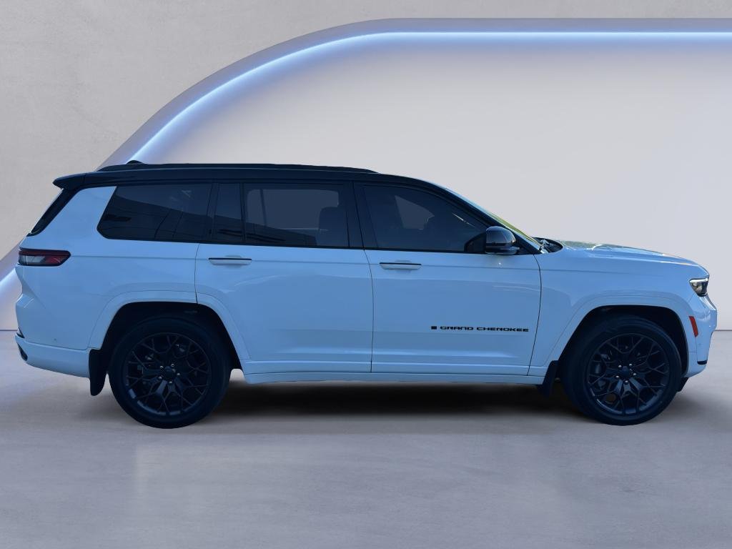 Used 2025 Bright White Clearcoat Jeep Summit Reserve image 6