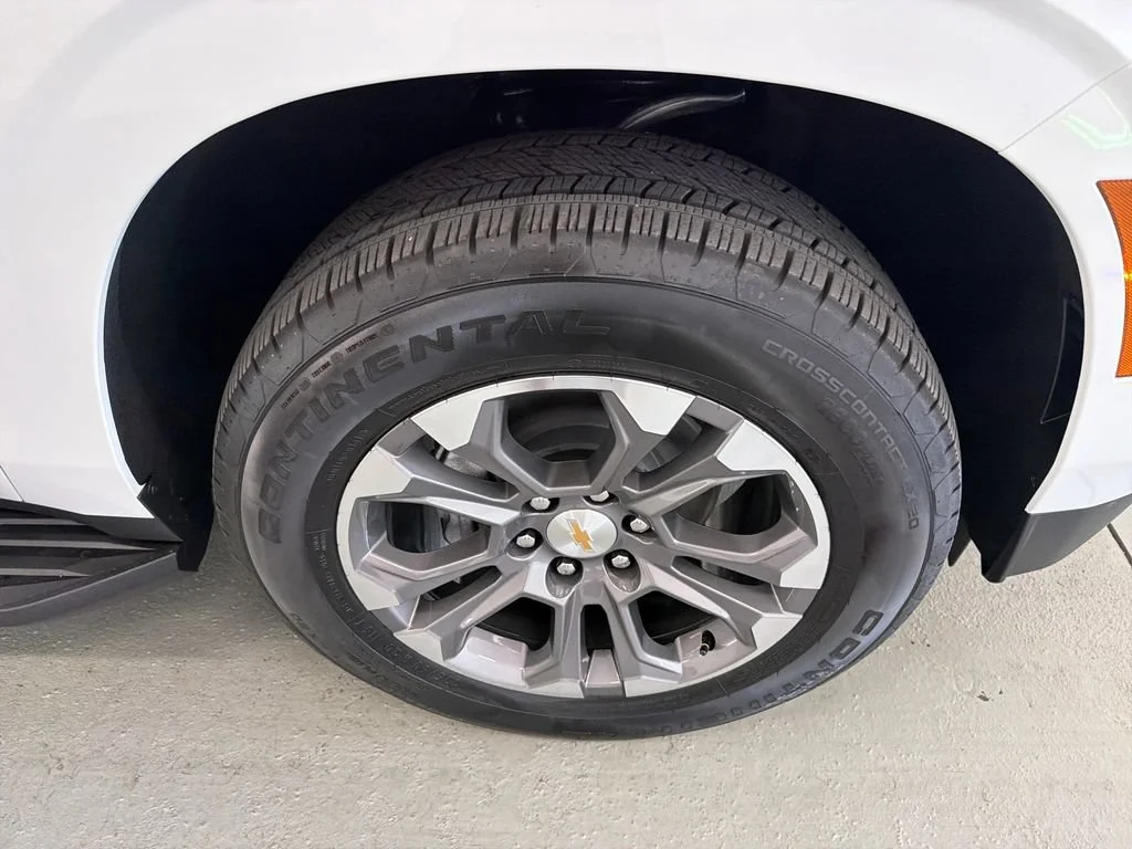 New 2026 Summit White Chevrolet LT image 4