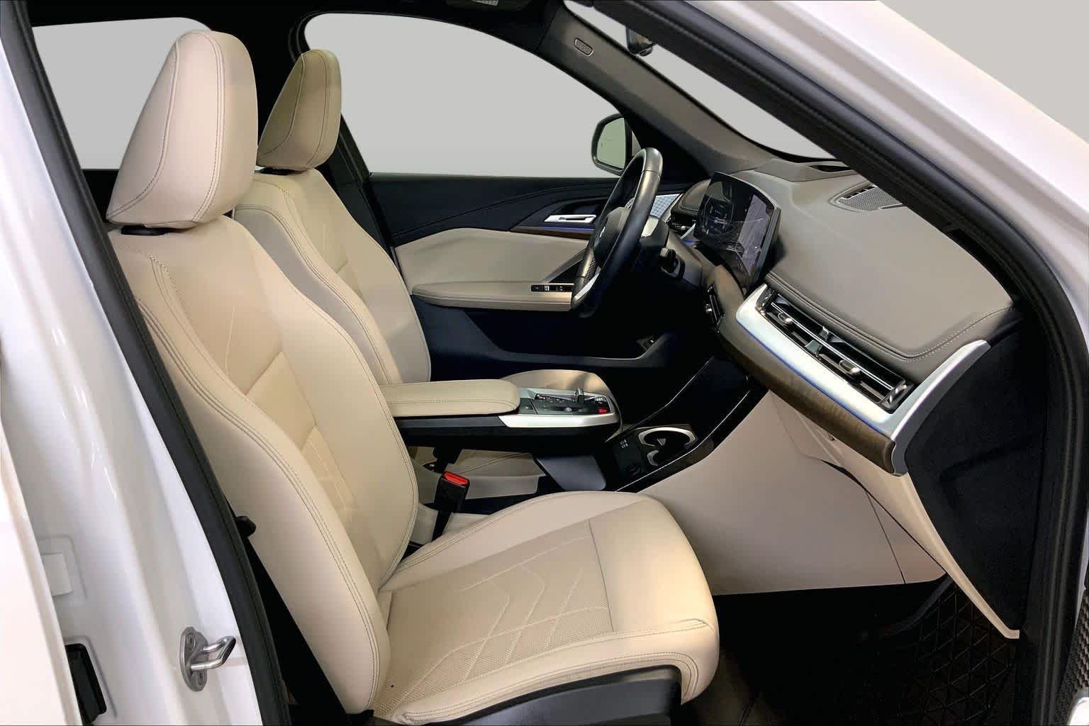 Certified Used 2024 Mineral White Metallic BMW xDrive28i image 8