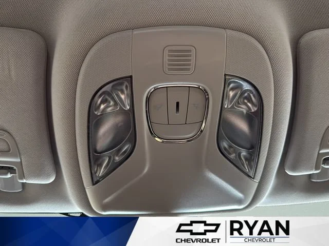 Used 2018 Silver Jeep Latitude image 33