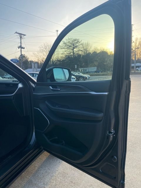 New 2026 Baltic Gray Metallic Clearcoat Jeep Limited image 14