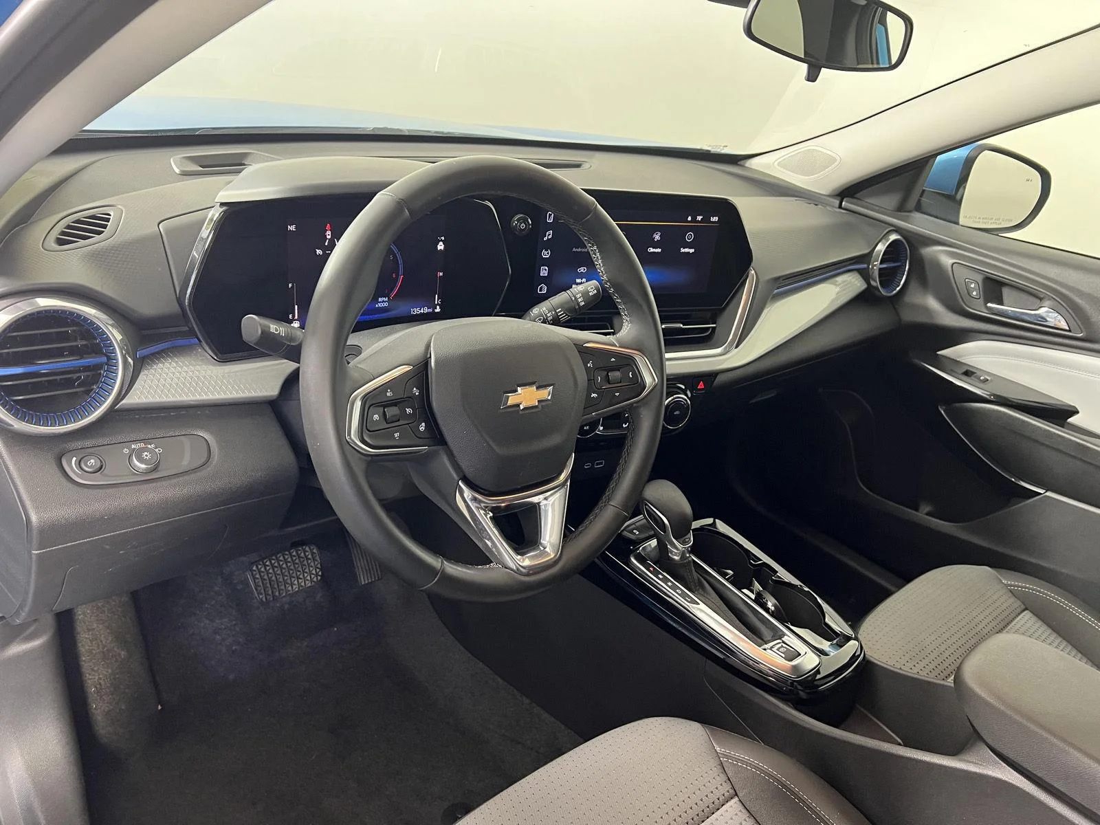 Used 2025 Marina Blue Metallic Chevrolet LT image 3