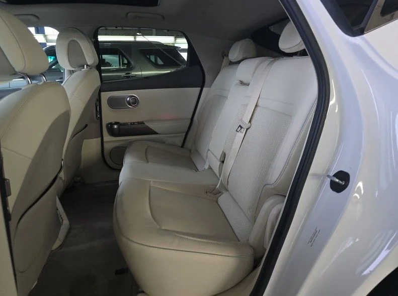 Used 2023 White Genesis Advanced image 7