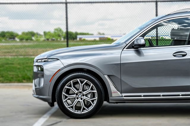 Used 2024 Gray BMW xDrive40i image 20