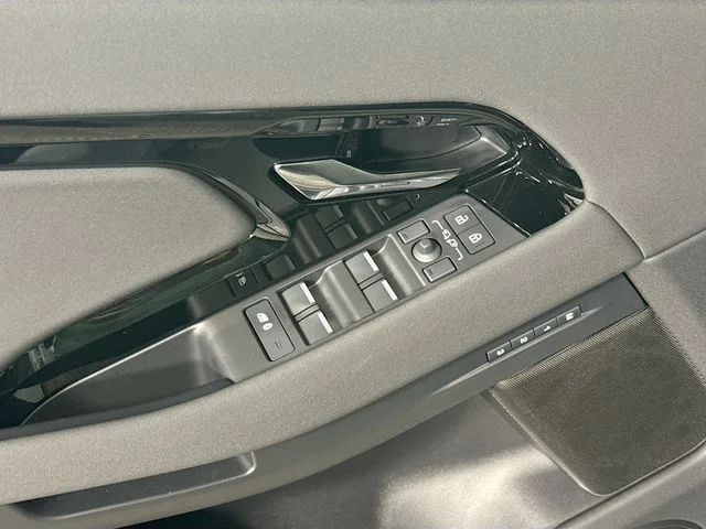 New 2026 Arroios Grey Land Rover S image 20