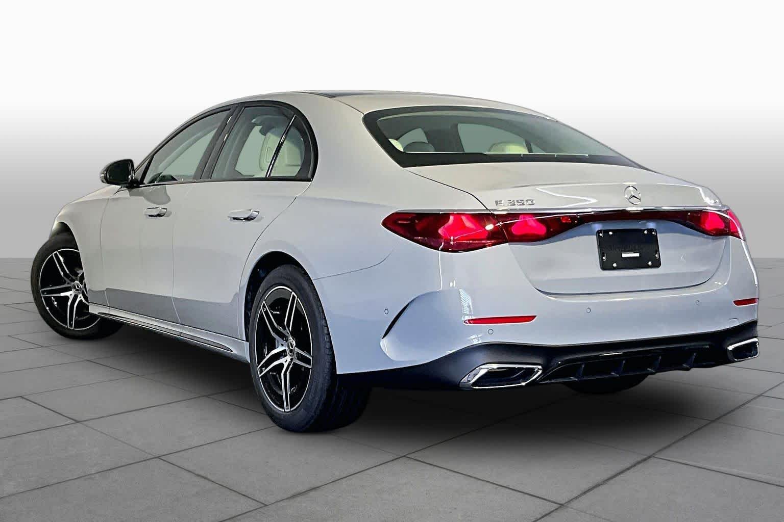 New 2026 MANUFAKTUR Alpine Grey Mercedes-Benz E 350 image 3