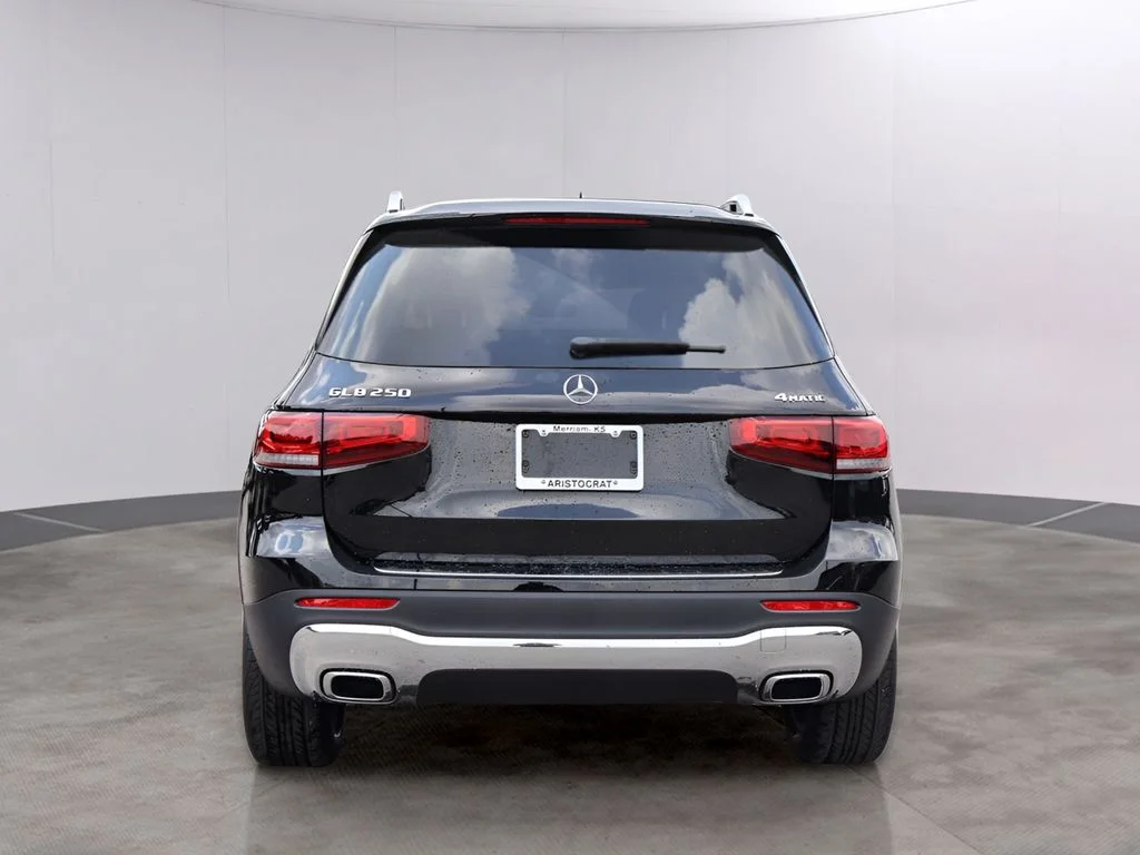 Used 2023 Night Black Mercedes-Benz GLB 250 image 6