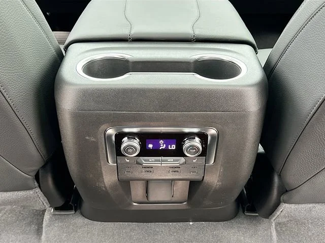 2026 GMC Yukon XL Denali - Photo 18