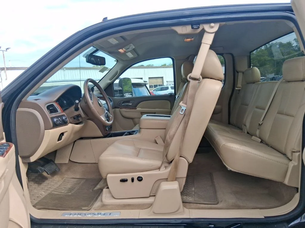 Used 2013 Black Chevrolet LTZ image 12