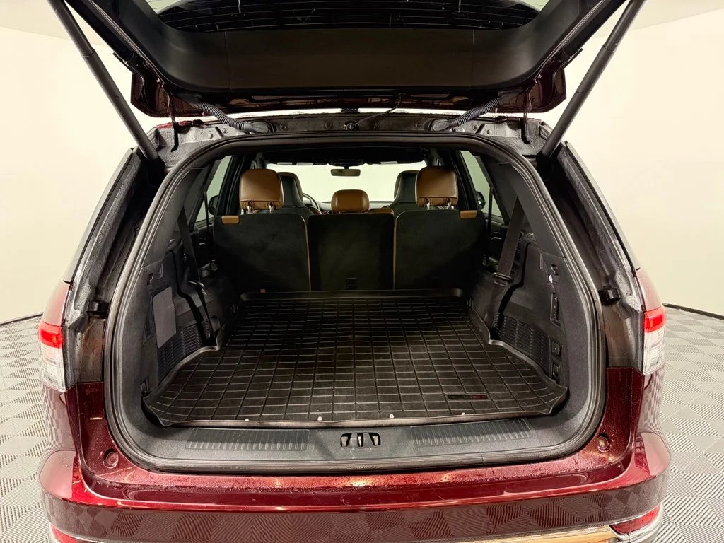 Used 2021 Red Lincoln Reserve image 13