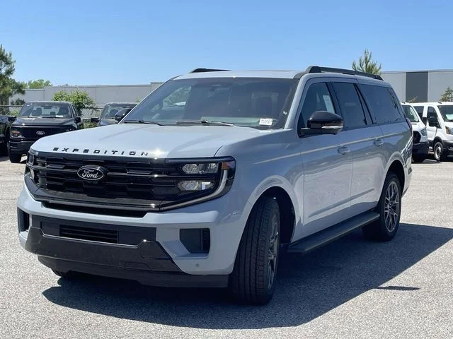 New 2026 Gray Ford Platinum image 5