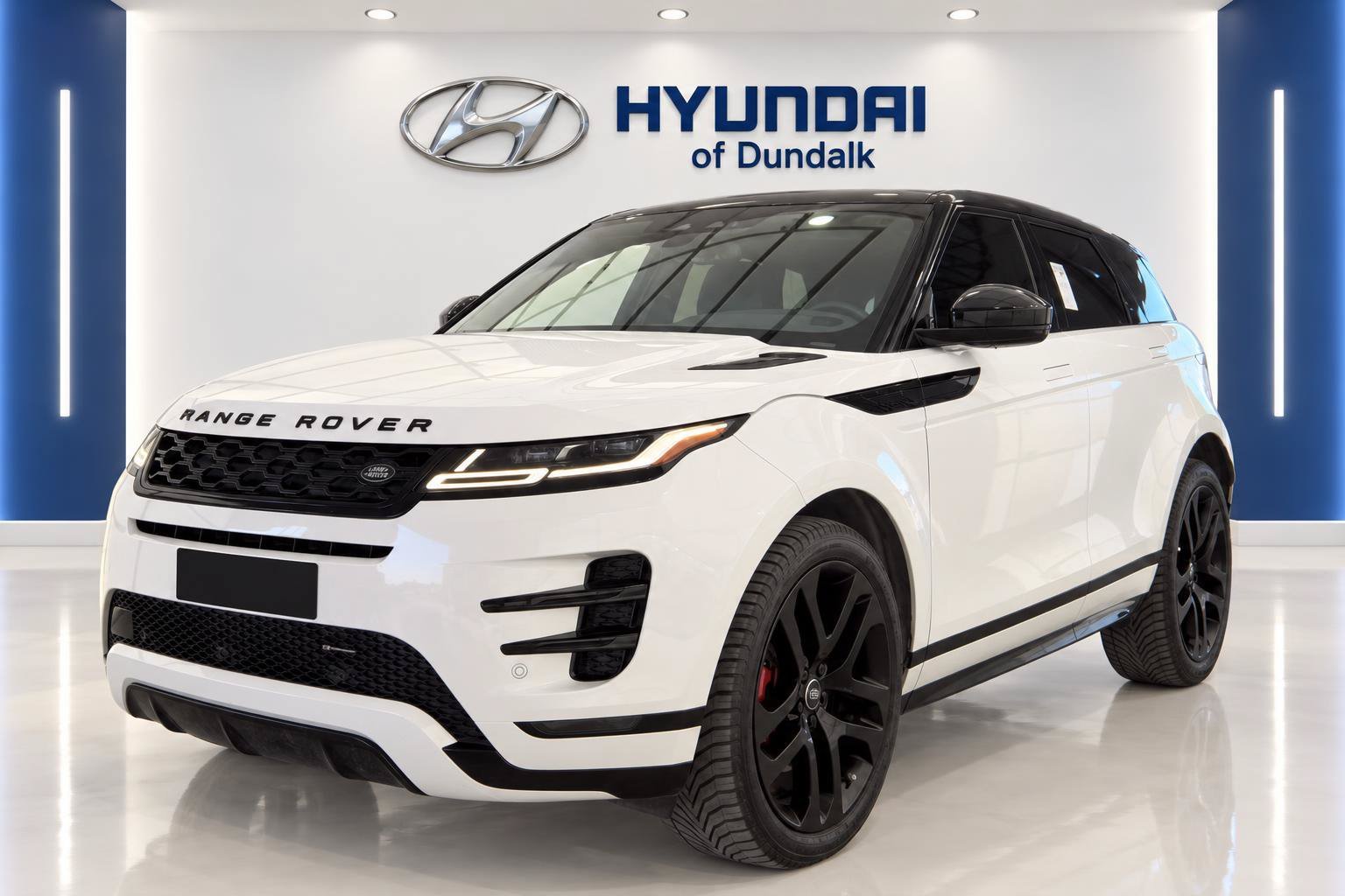 Used 2023 White Land Rover R-Dynamic SE image 1