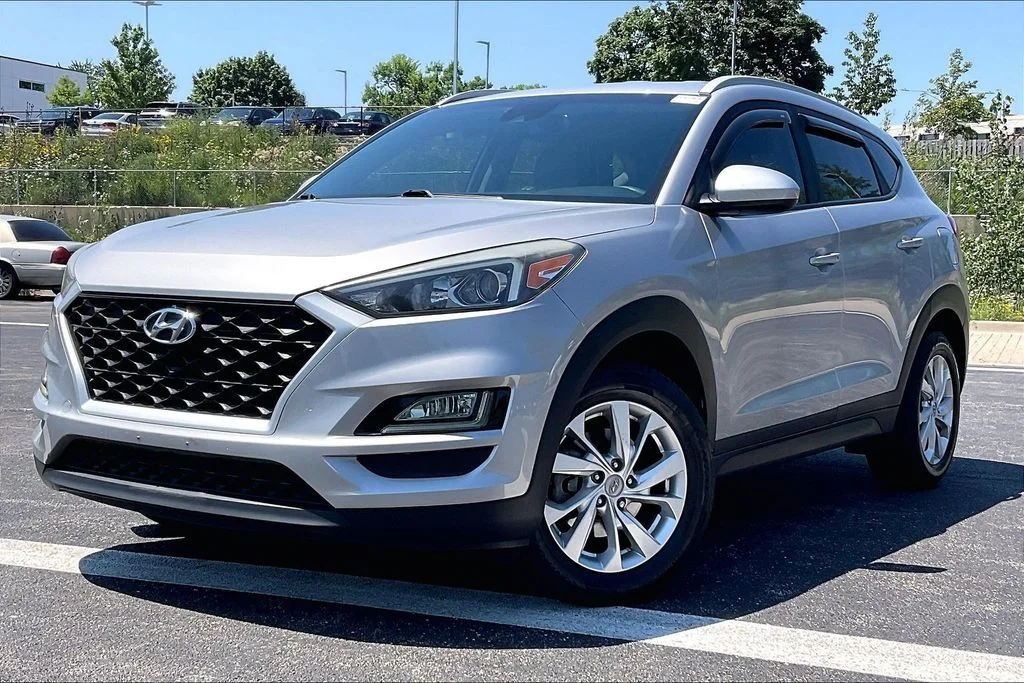 Used 2020 Silver Hyundai Value image 12