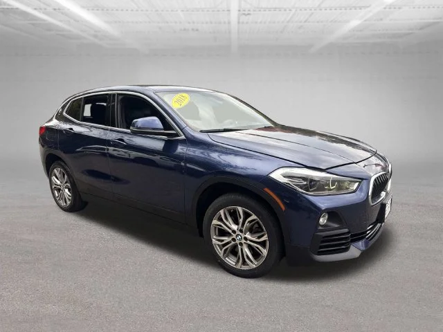 Used 2018 Blue BMW xDrive28i image 2