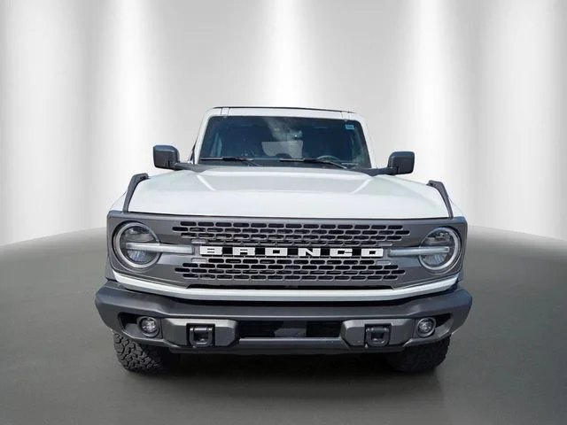 Used 2025 Oxford White Ford Badlands image 6