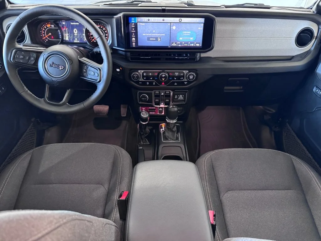 2025 Jeep Wrangler 4-Door Willys - Photo 11
