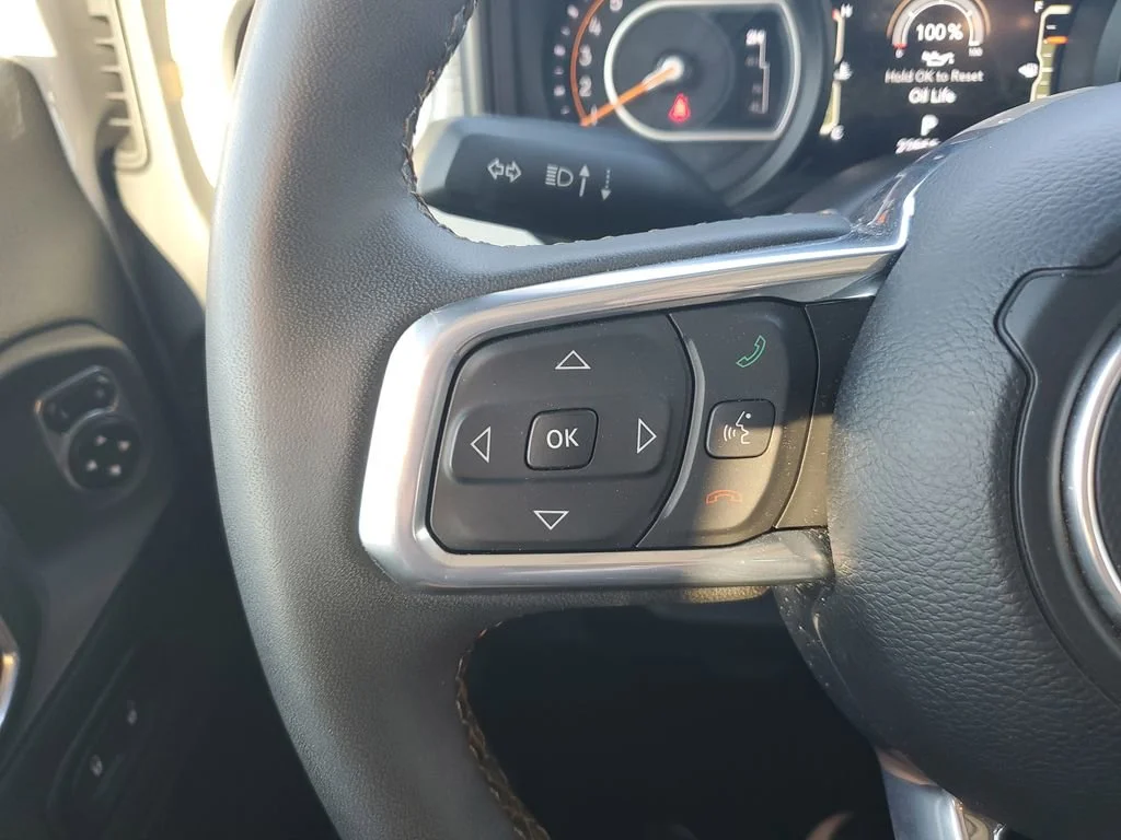 Used 2025 White Jeep 4-Door Sahara 4x4 image 20