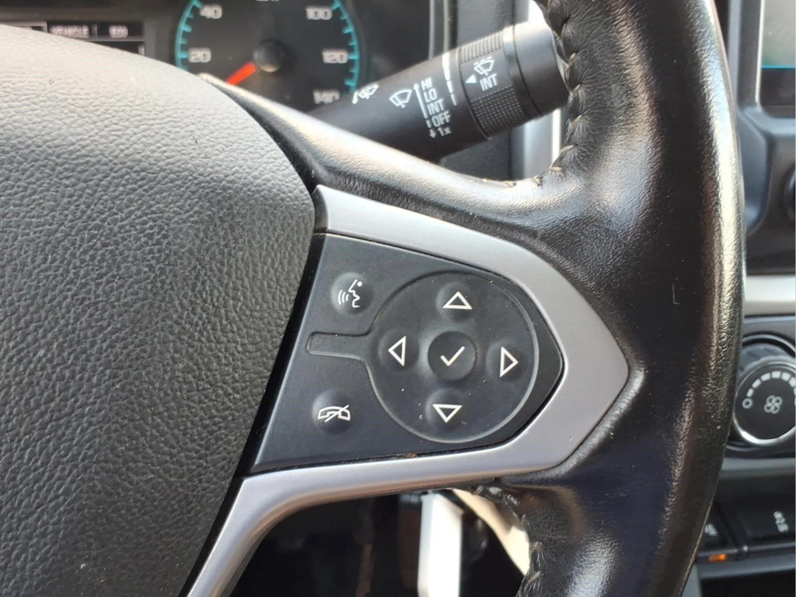Used 2021 SATIN STEEL METALLIC Chevrolet 2WD LT image 22