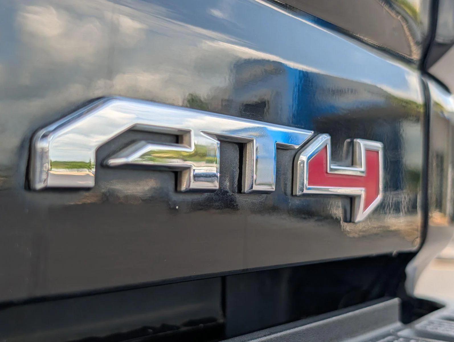 Used 2024 Onyx Black GMC AT4 image 39