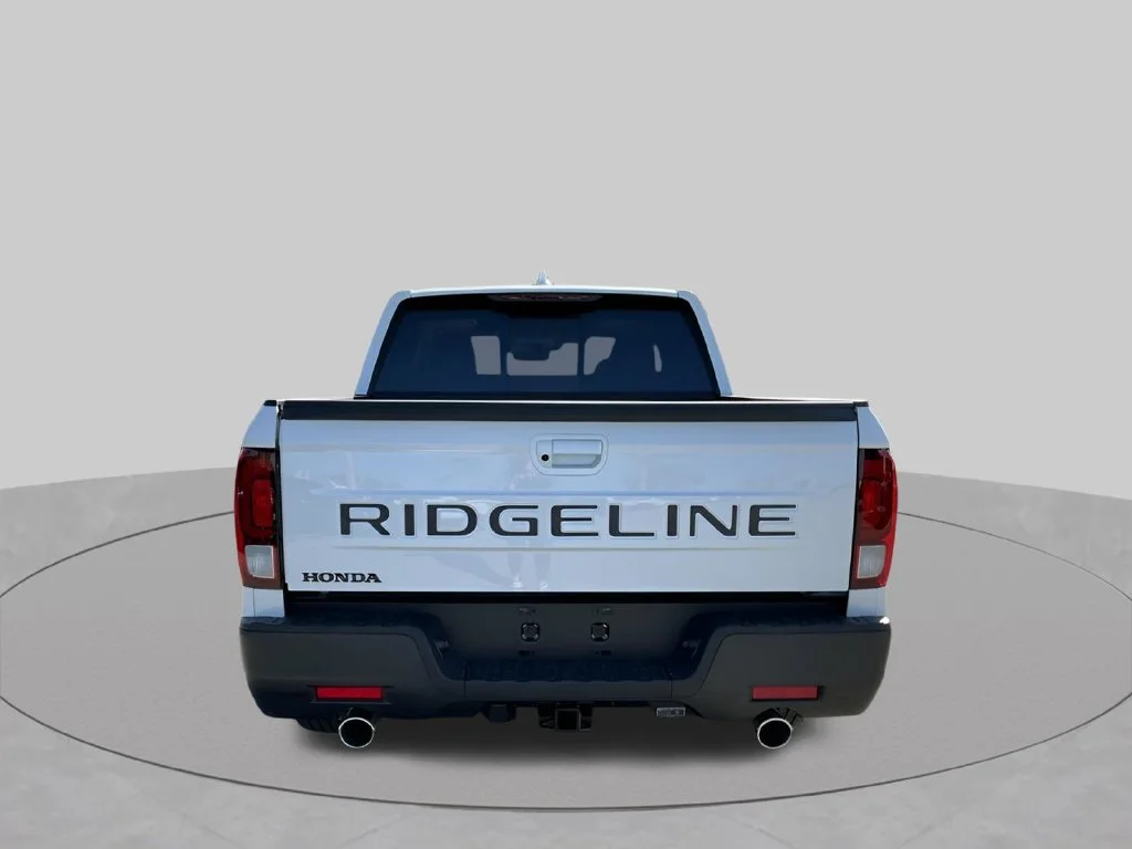 Used 2026 White Honda RTL image 8