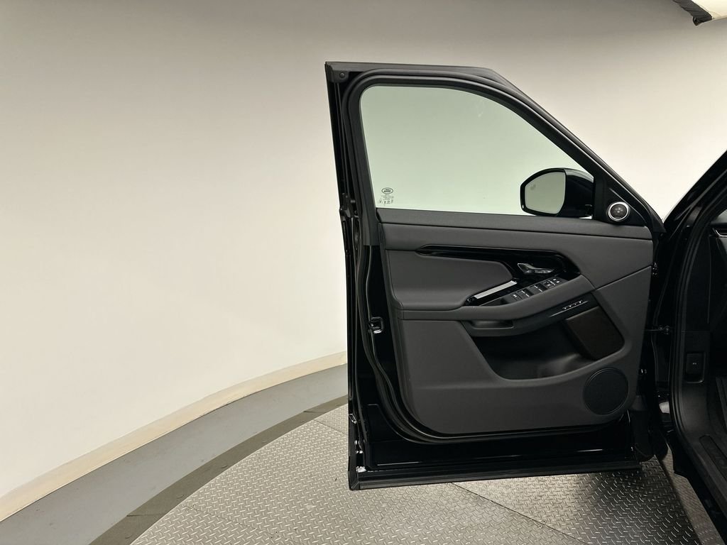 Used 2026 Santorini Black Metallic Land Rover S image 8