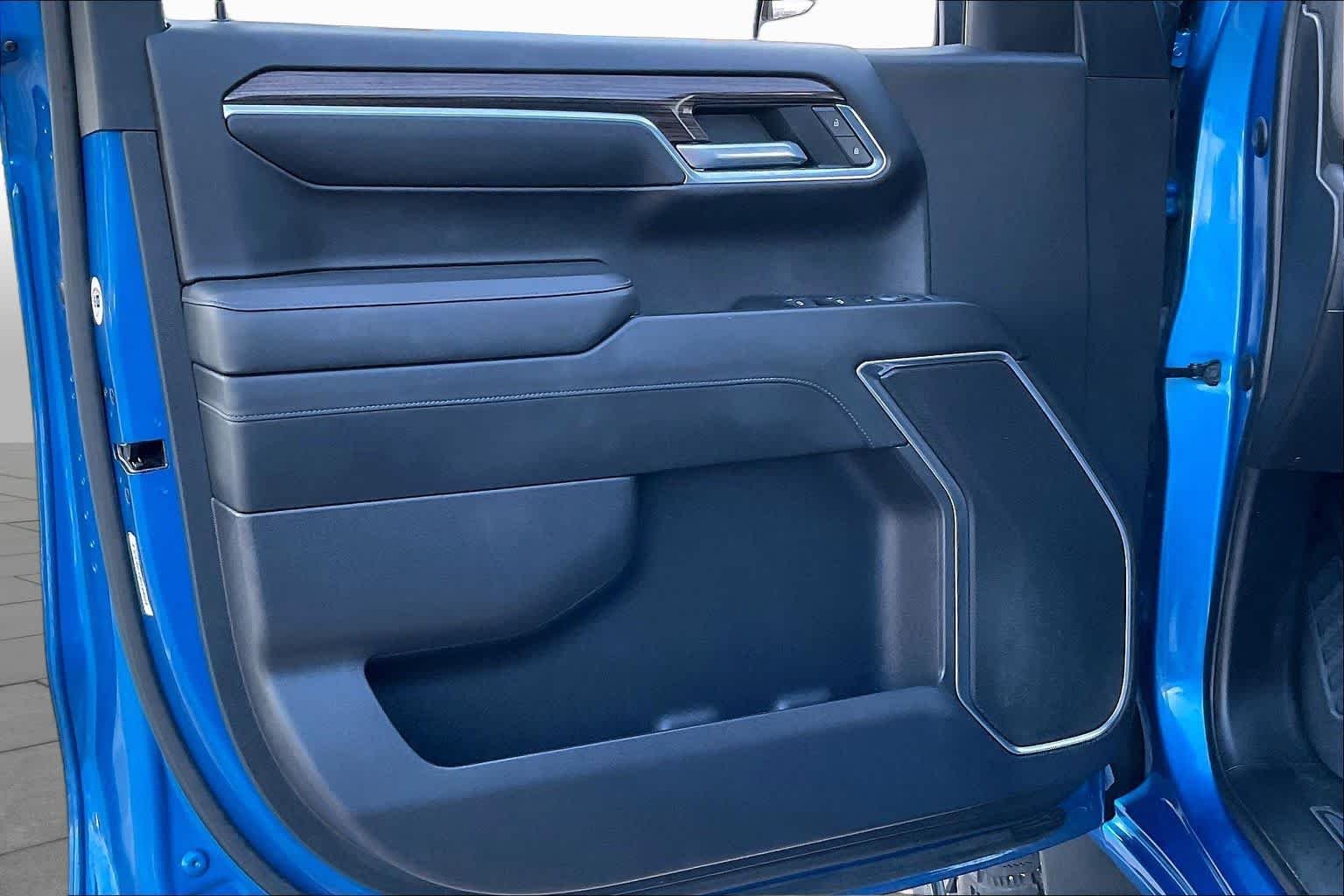 Used 2022 Glacier Blue Metallic Chevrolet LT image 21