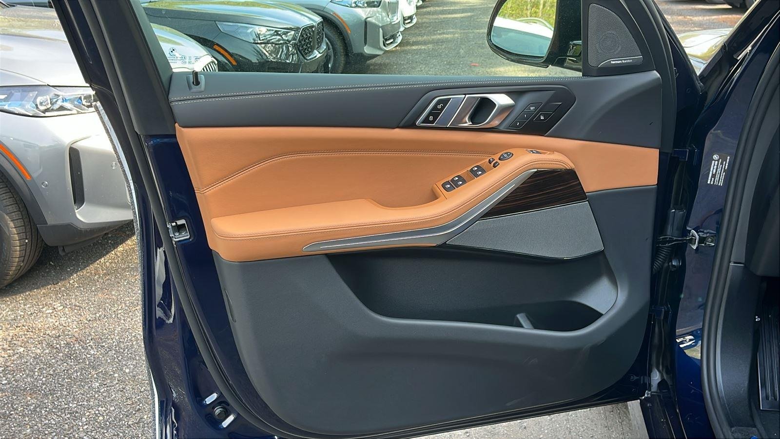 New 2026 Tanzanite Blue II Metallic BMW xDrive40i image 9