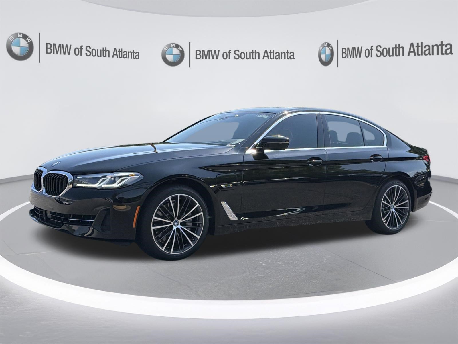 Used 2023 Jet Black BMW 530e xDrive image 22